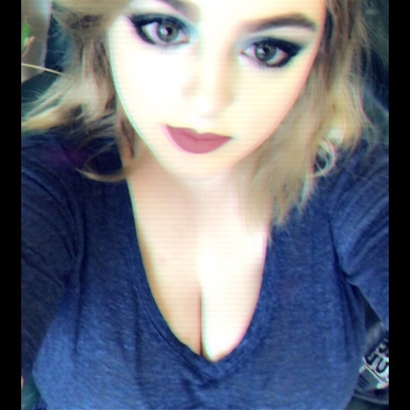 Meet your Posher, Chrissy - Picture 3 of 3